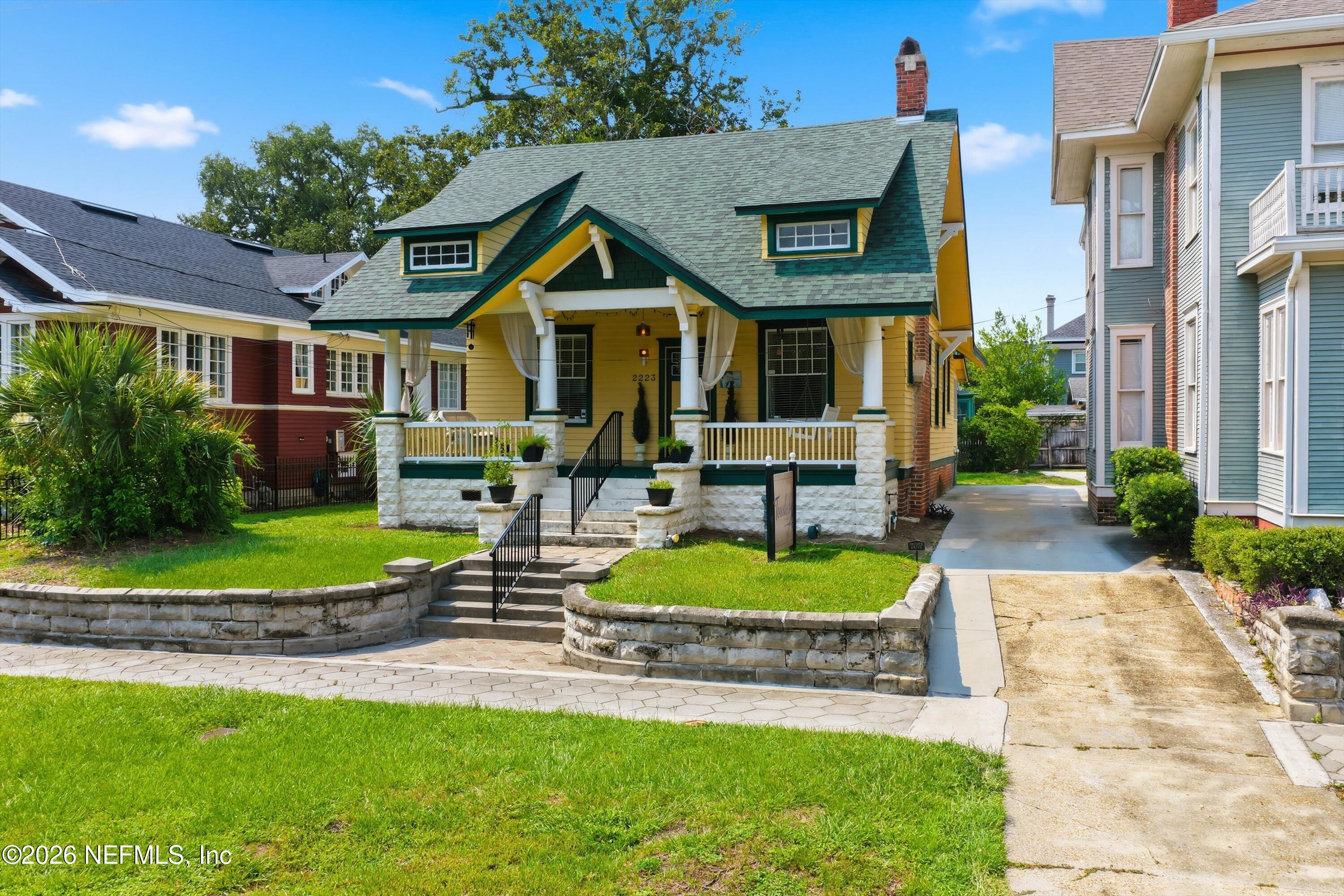 2223 HERSCHEL Street A