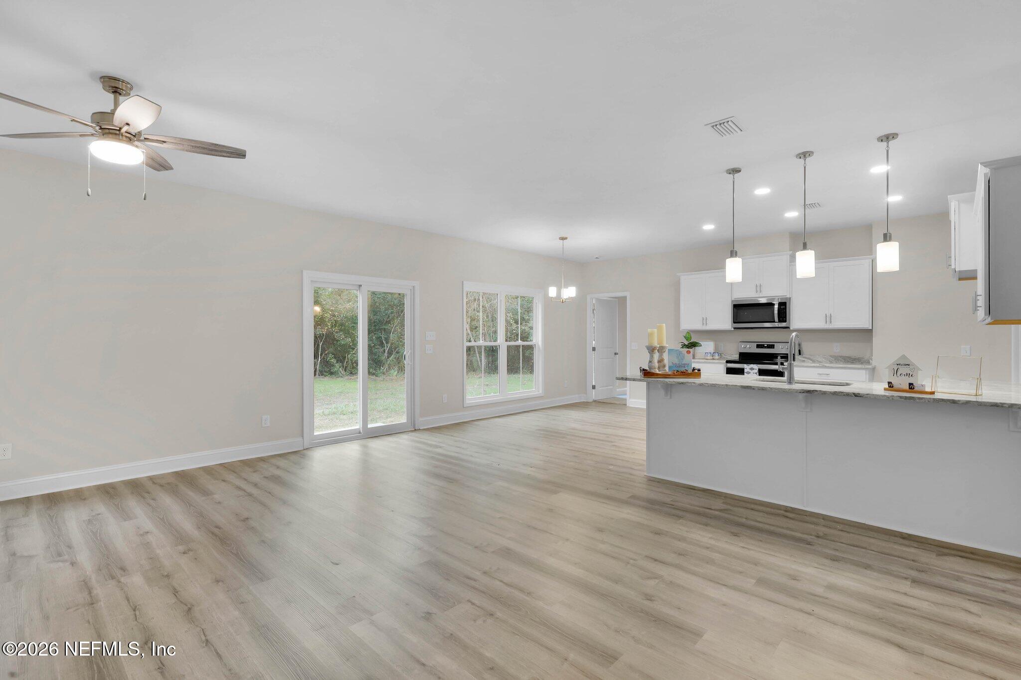 124 CREEKWOOD Circle