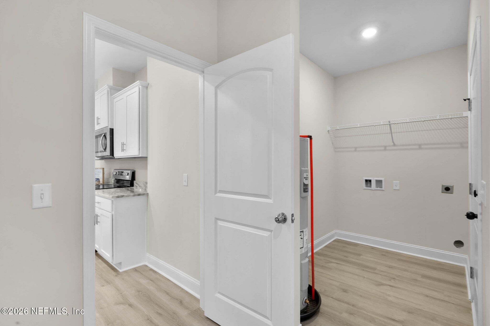124 CREEKWOOD Circle