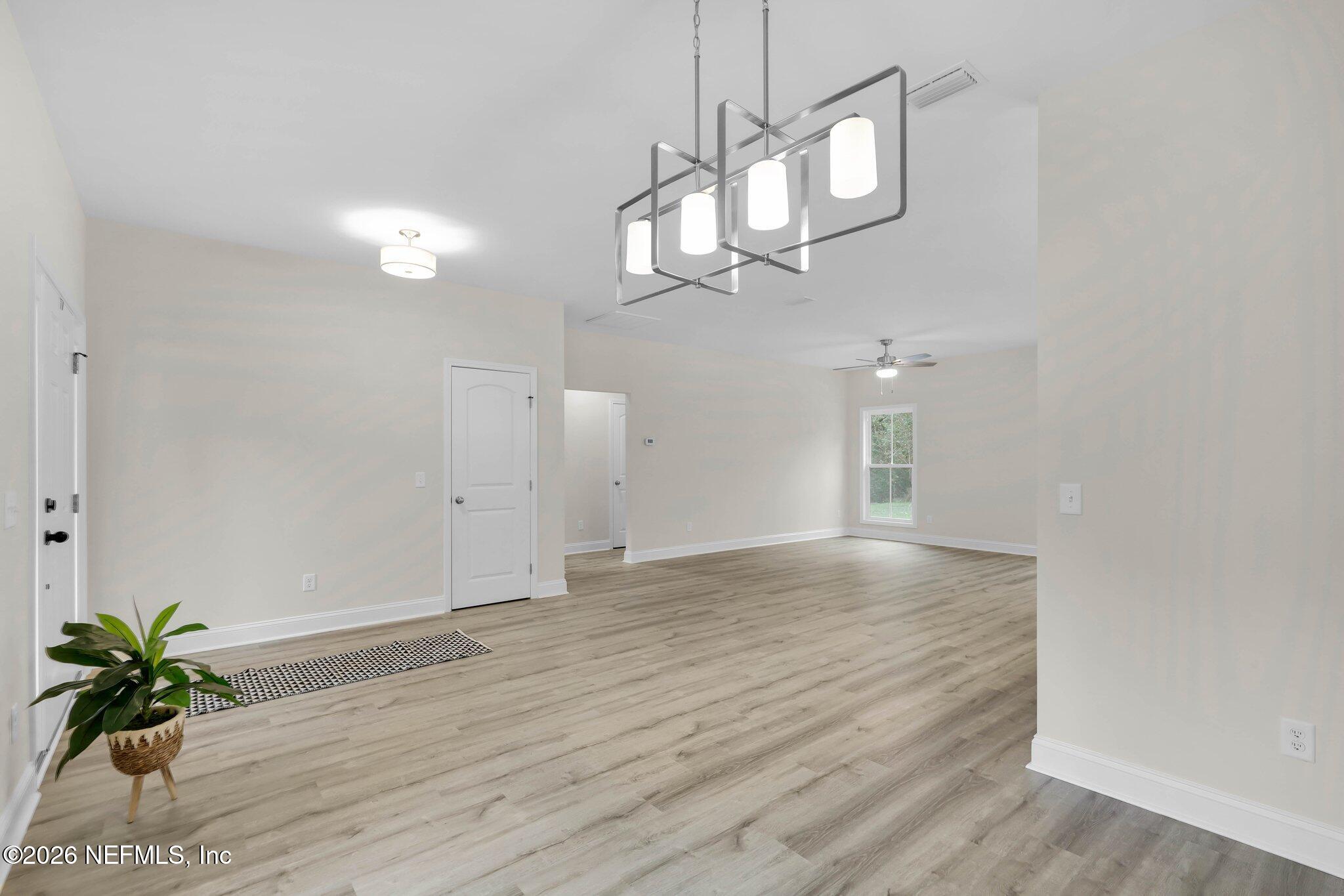124 CREEKWOOD Circle
