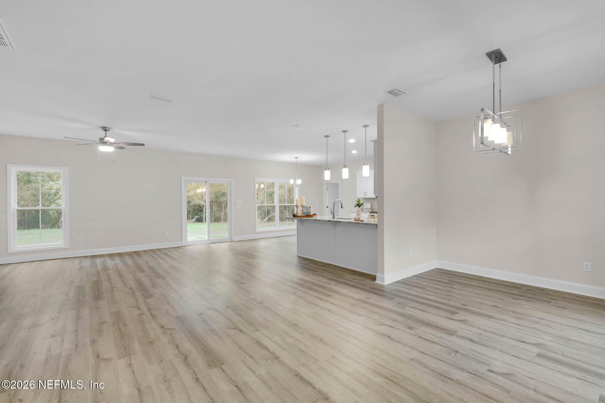 124 CREEKWOOD Circle