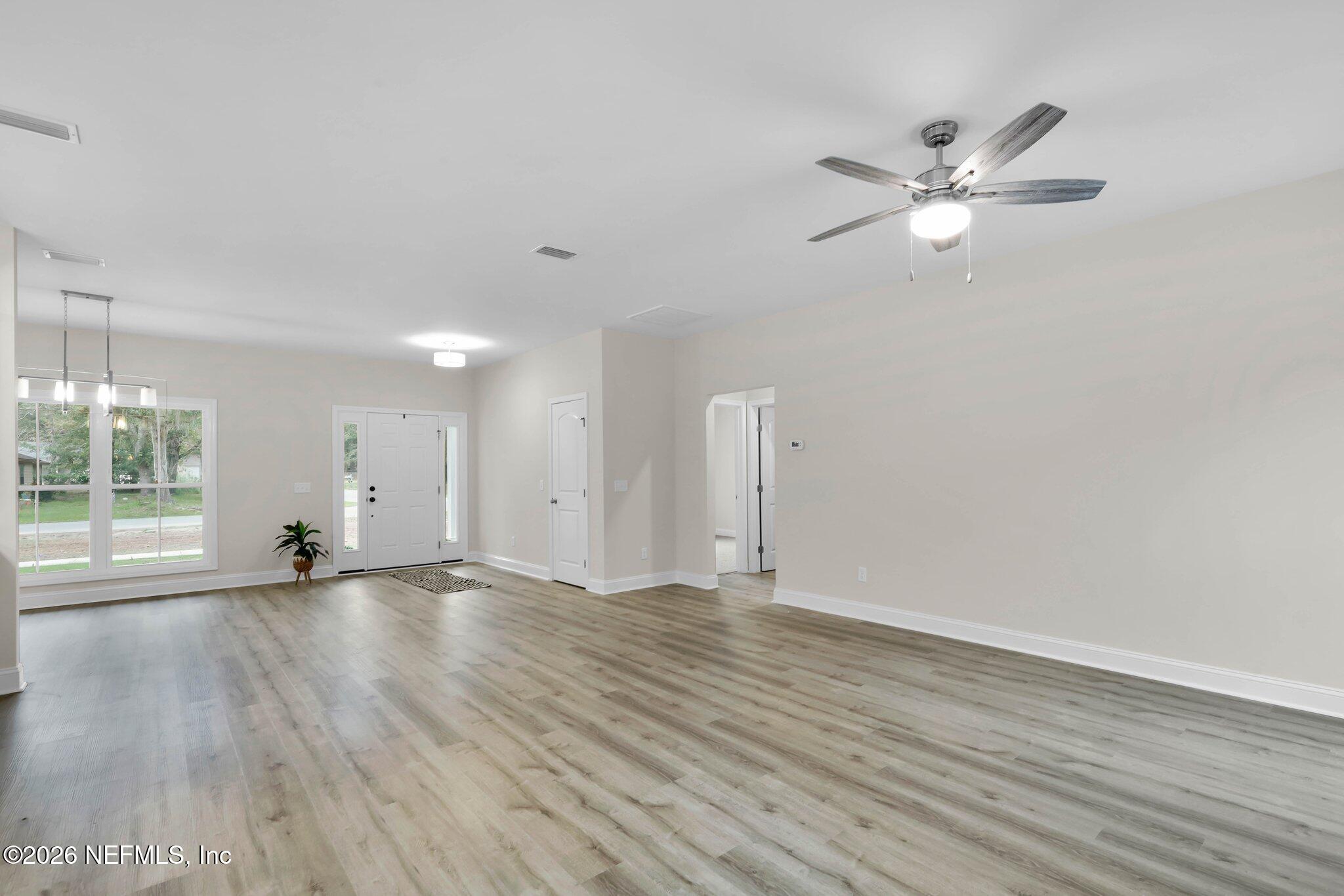 124 CREEKWOOD Circle