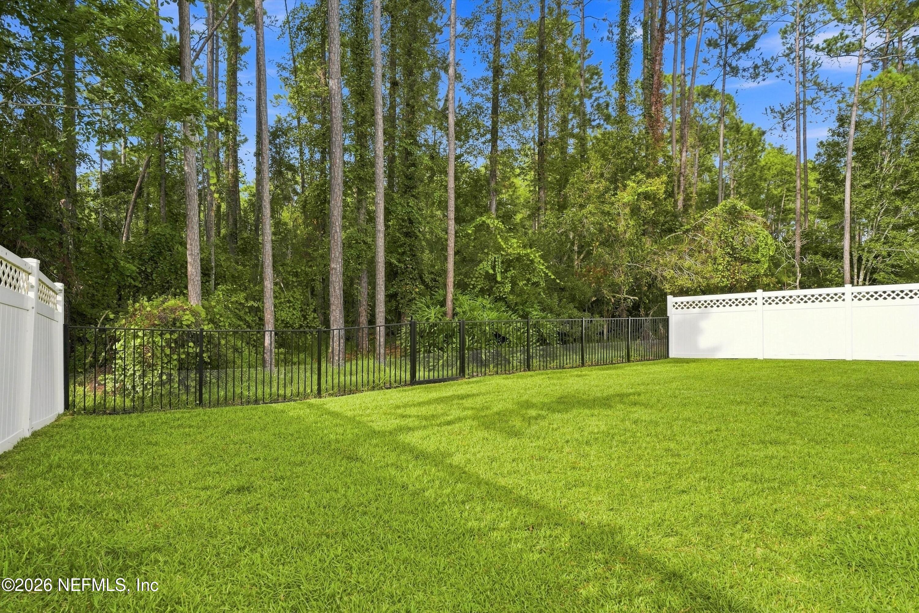 570 SADDLESTONE Drive, St. Johns