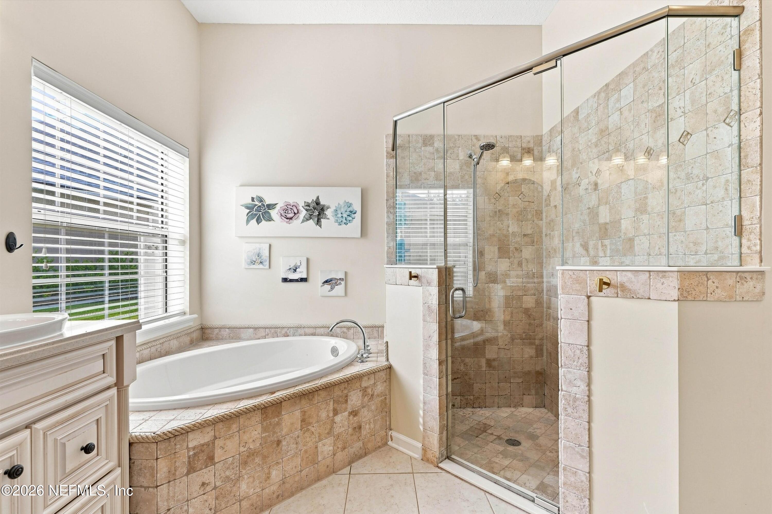 570 SADDLESTONE Drive, St. Johns