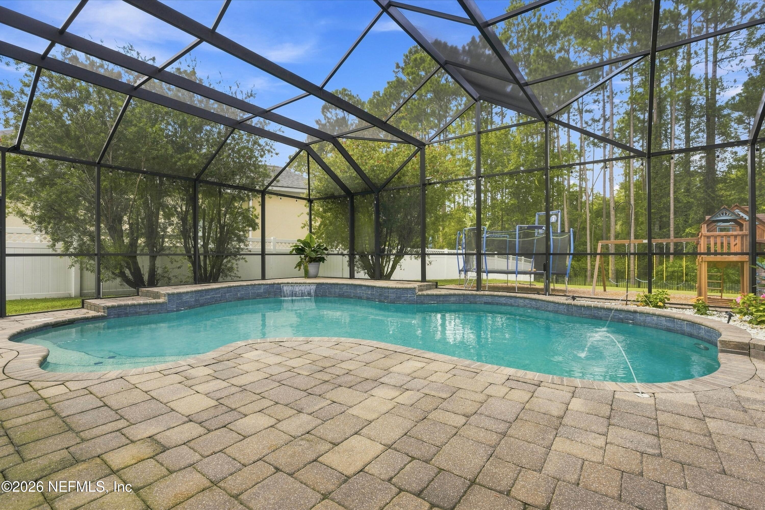 570 SADDLESTONE Drive, St. Johns