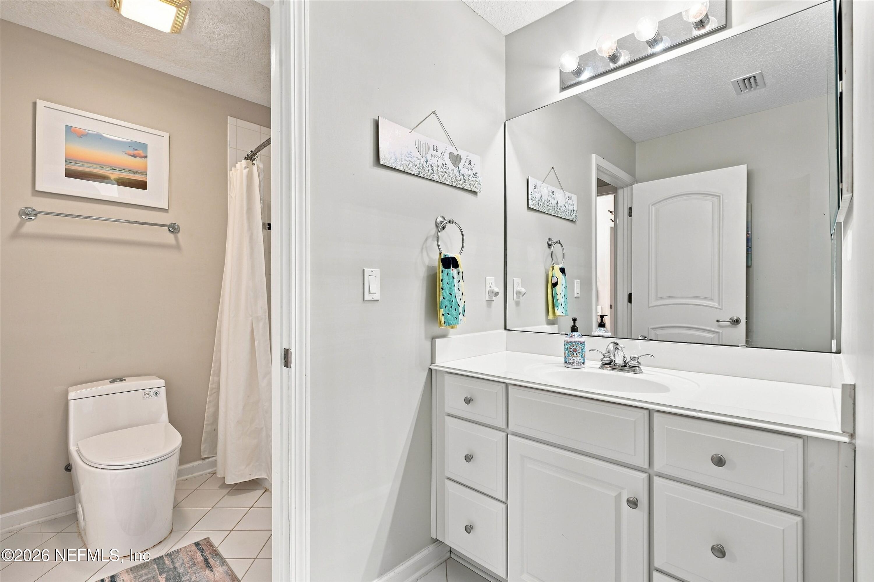 570 SADDLESTONE Drive, St. Johns