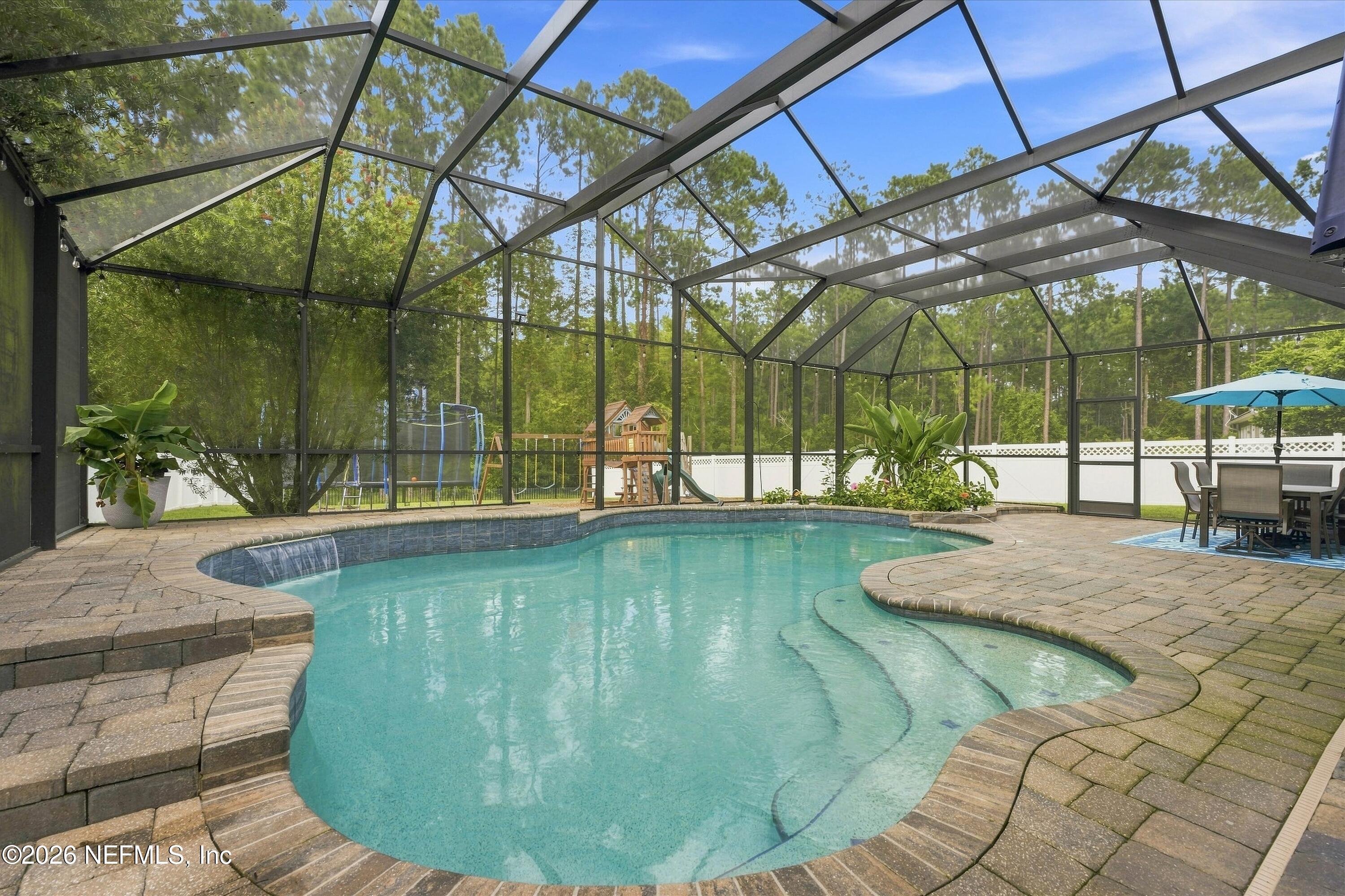 570 SADDLESTONE Drive, St. Johns