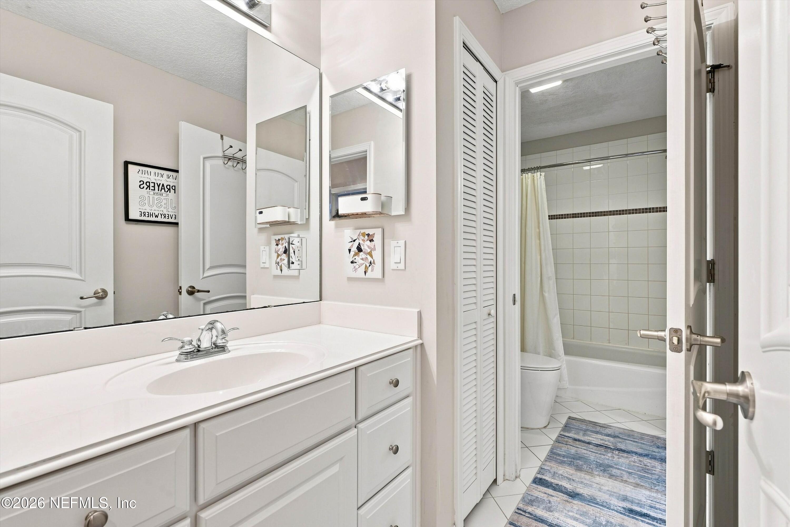 570 SADDLESTONE Drive, St. Johns