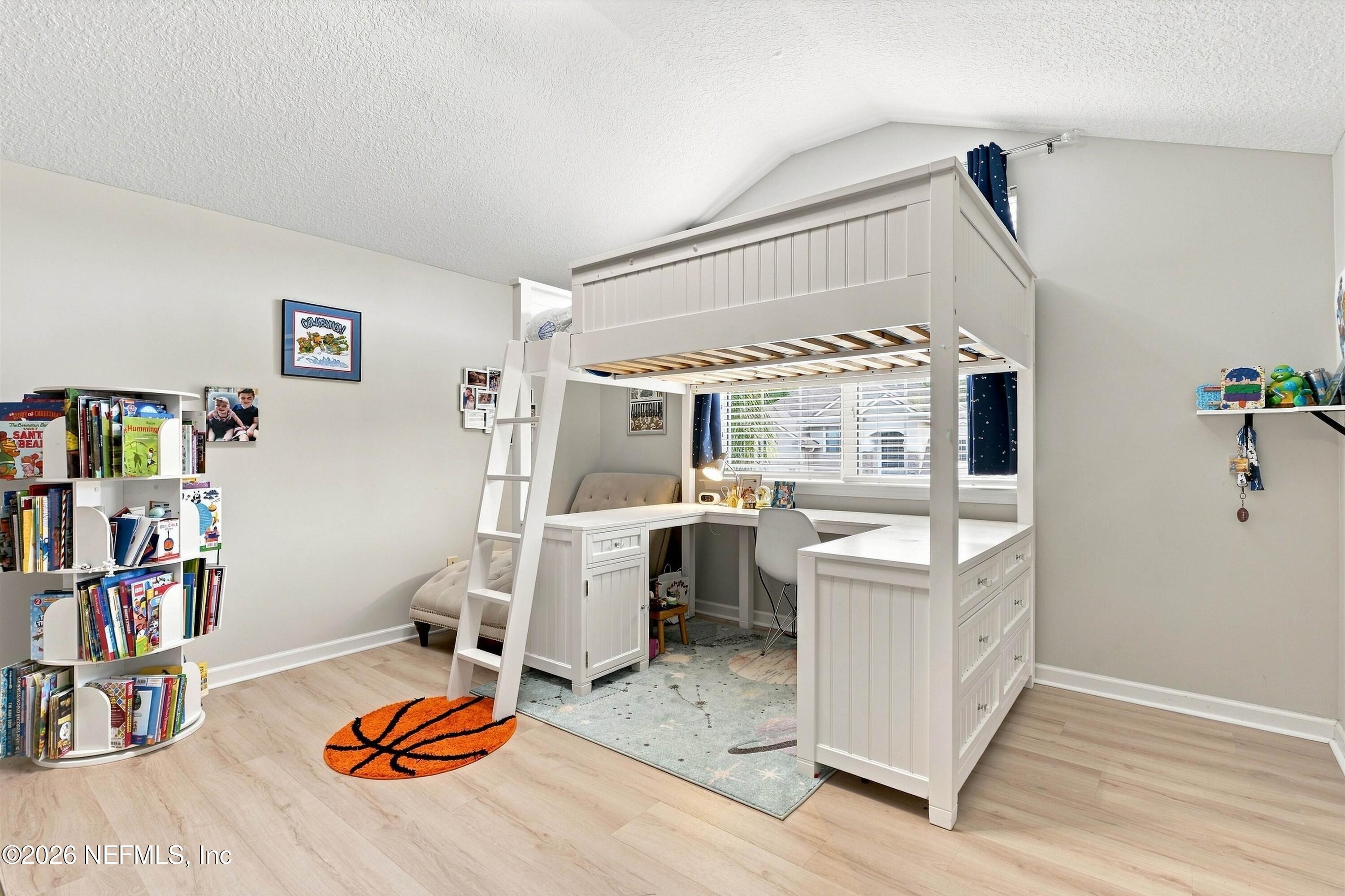 570 SADDLESTONE Drive, St. Johns