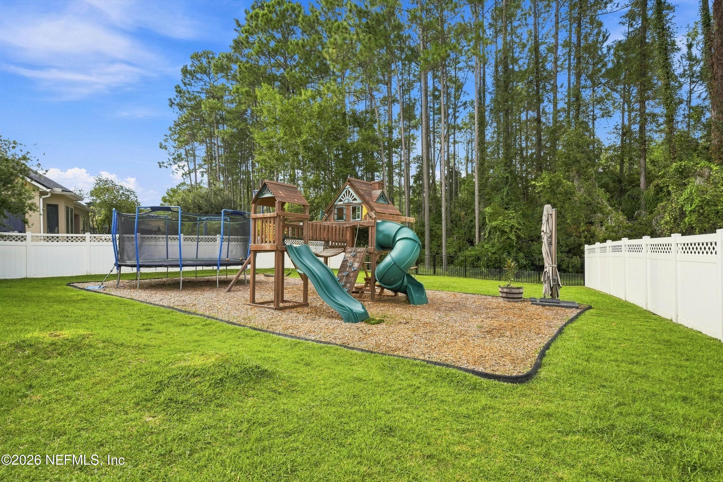570 SADDLESTONE Drive, St. Johns