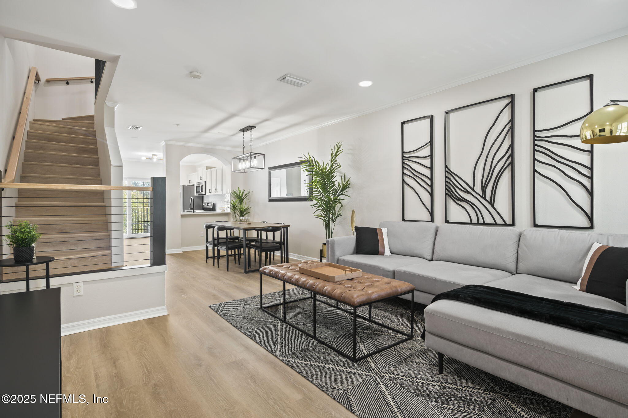 509 N MARKET Street
