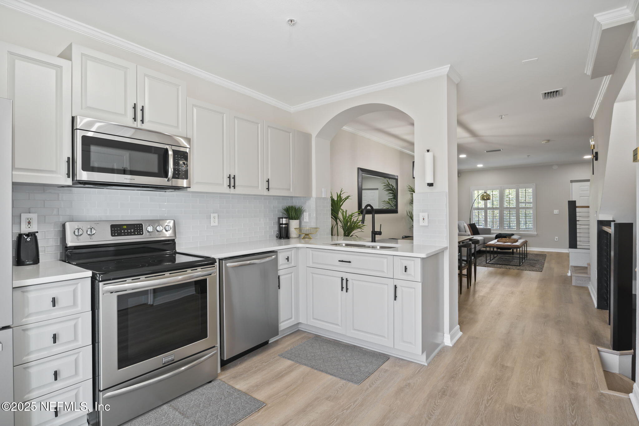 509 N MARKET Street