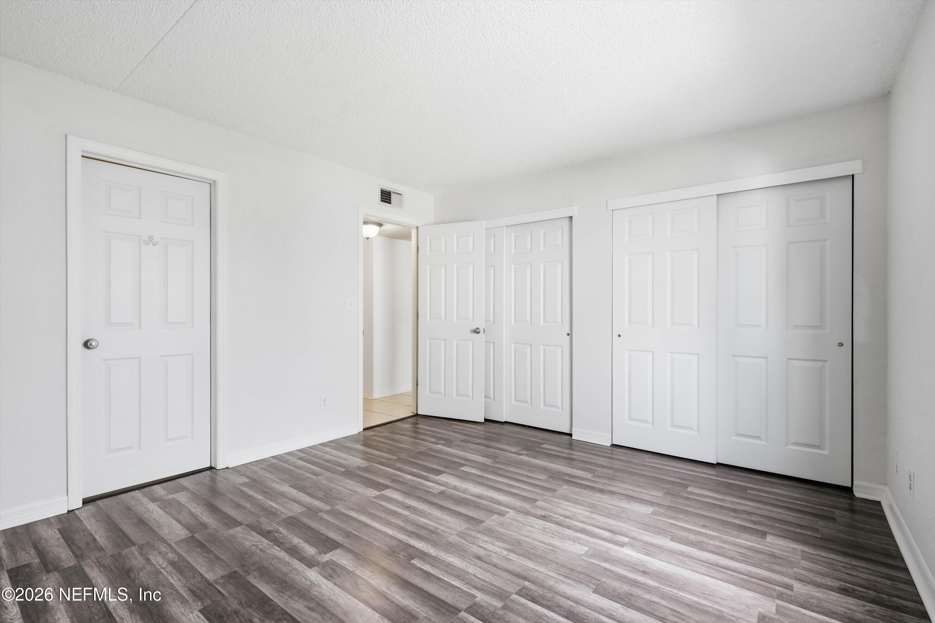 355 MONUMENT Road 10 D1
