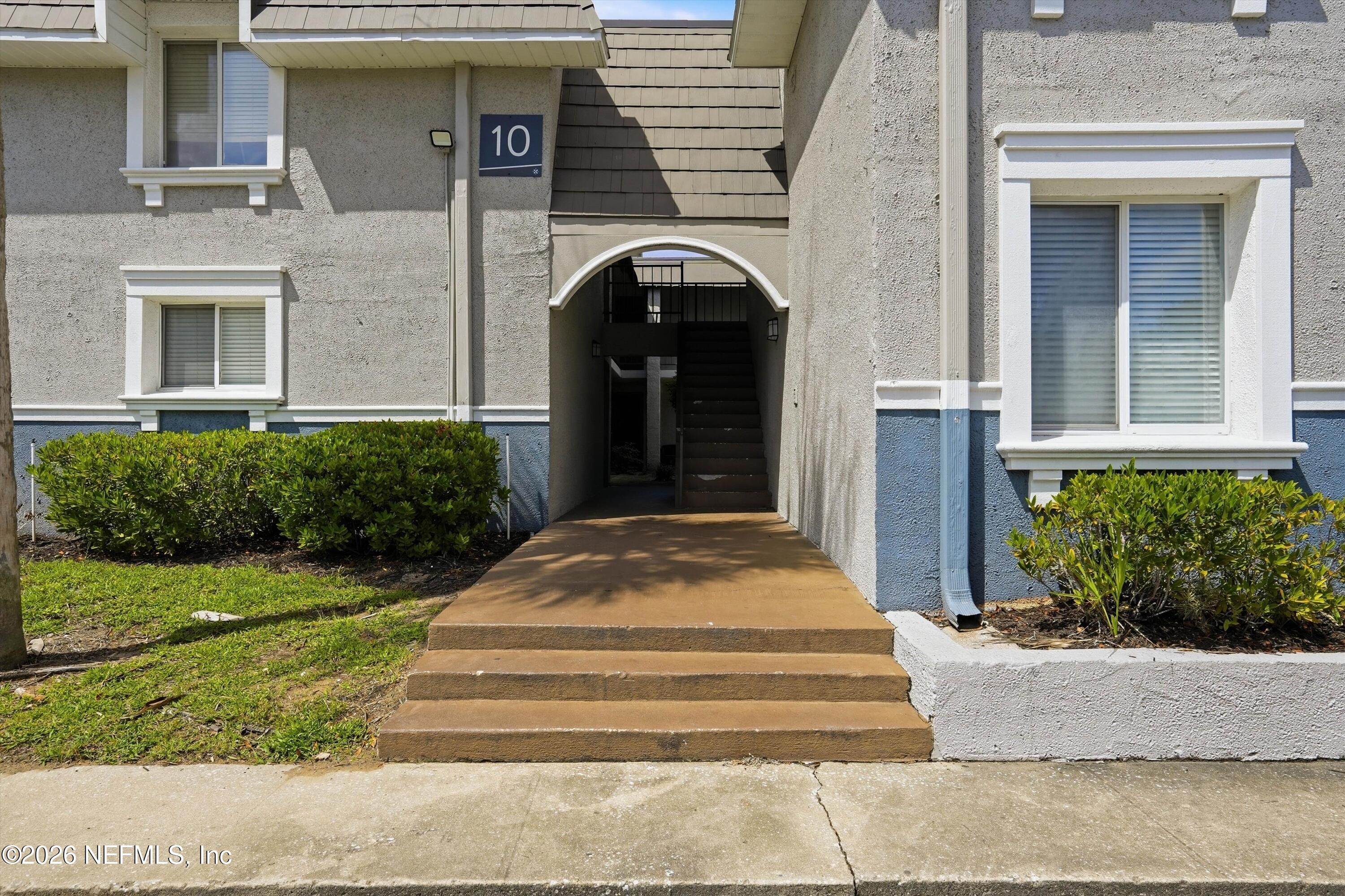 355 MONUMENT Road 10 D1