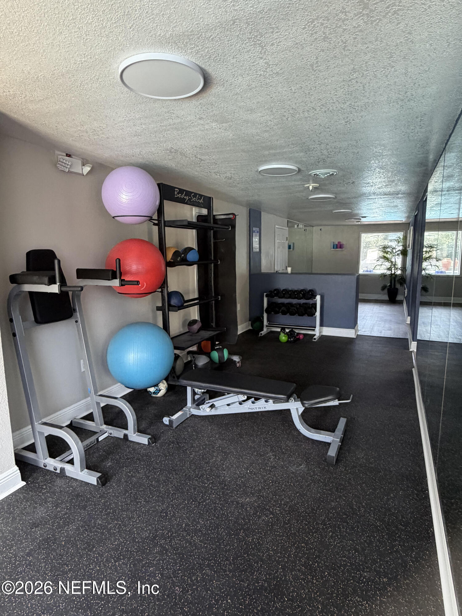 355 MONUMENT Road 10 D1
