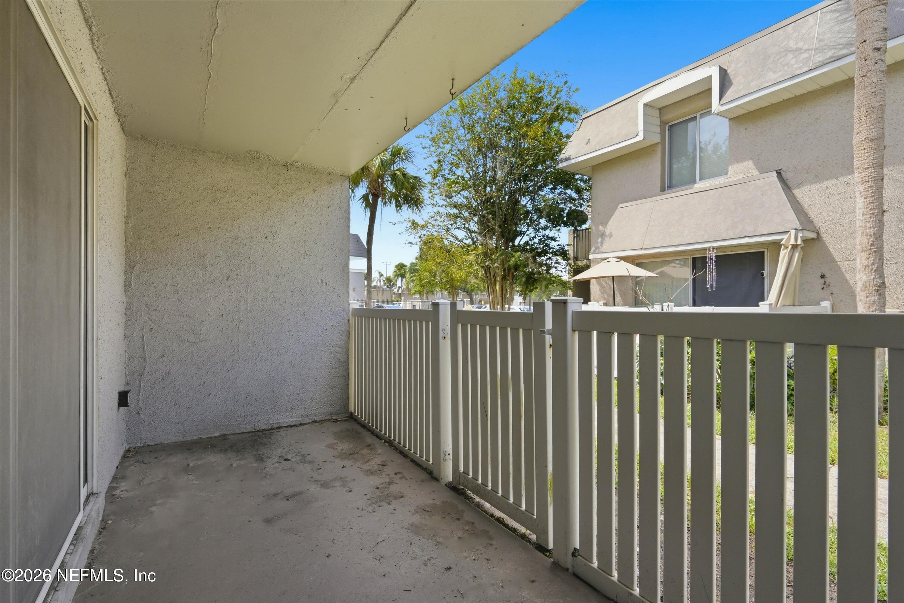 355 MONUMENT Road 10 D1