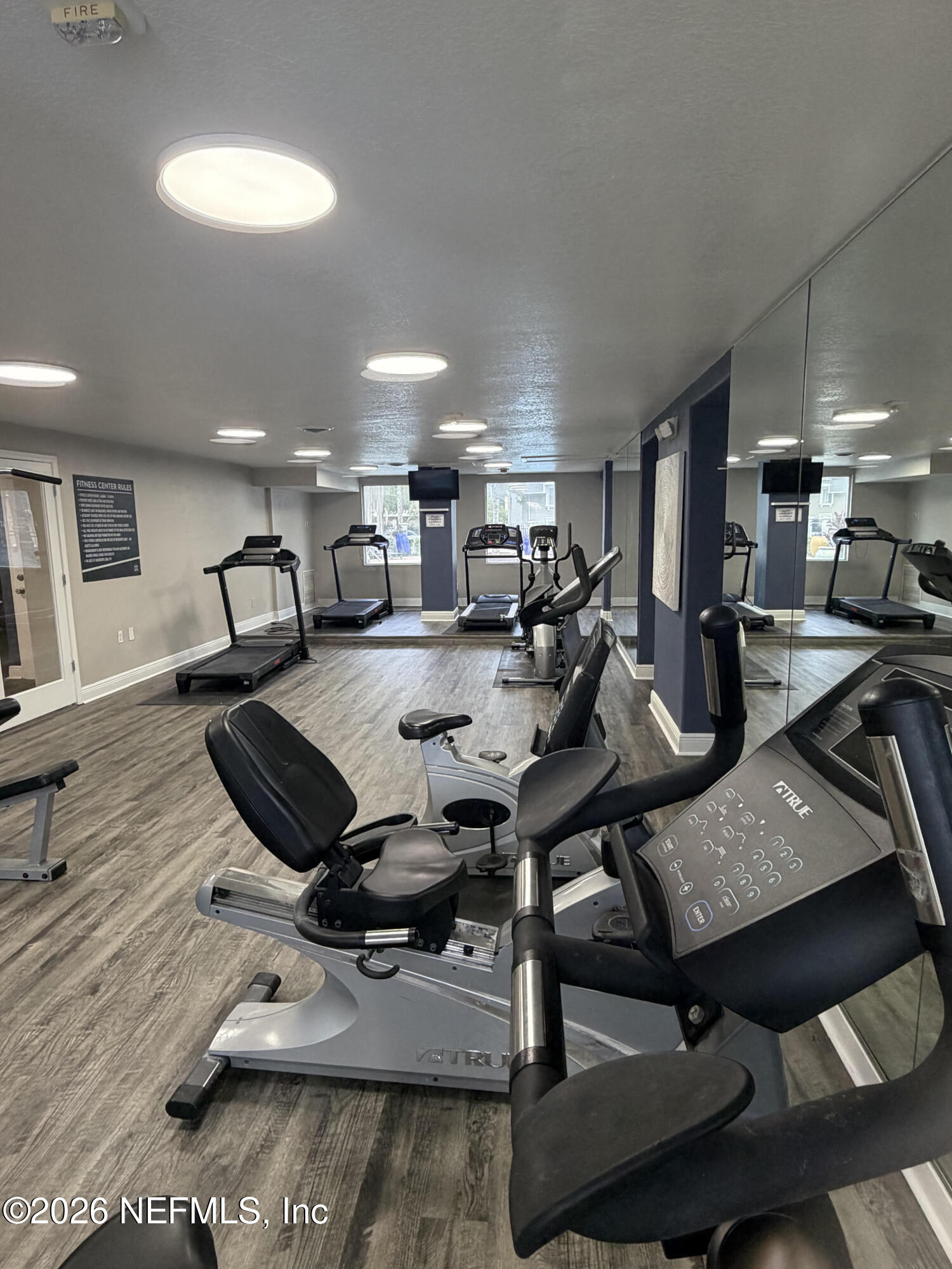 355 MONUMENT Road 10 D1