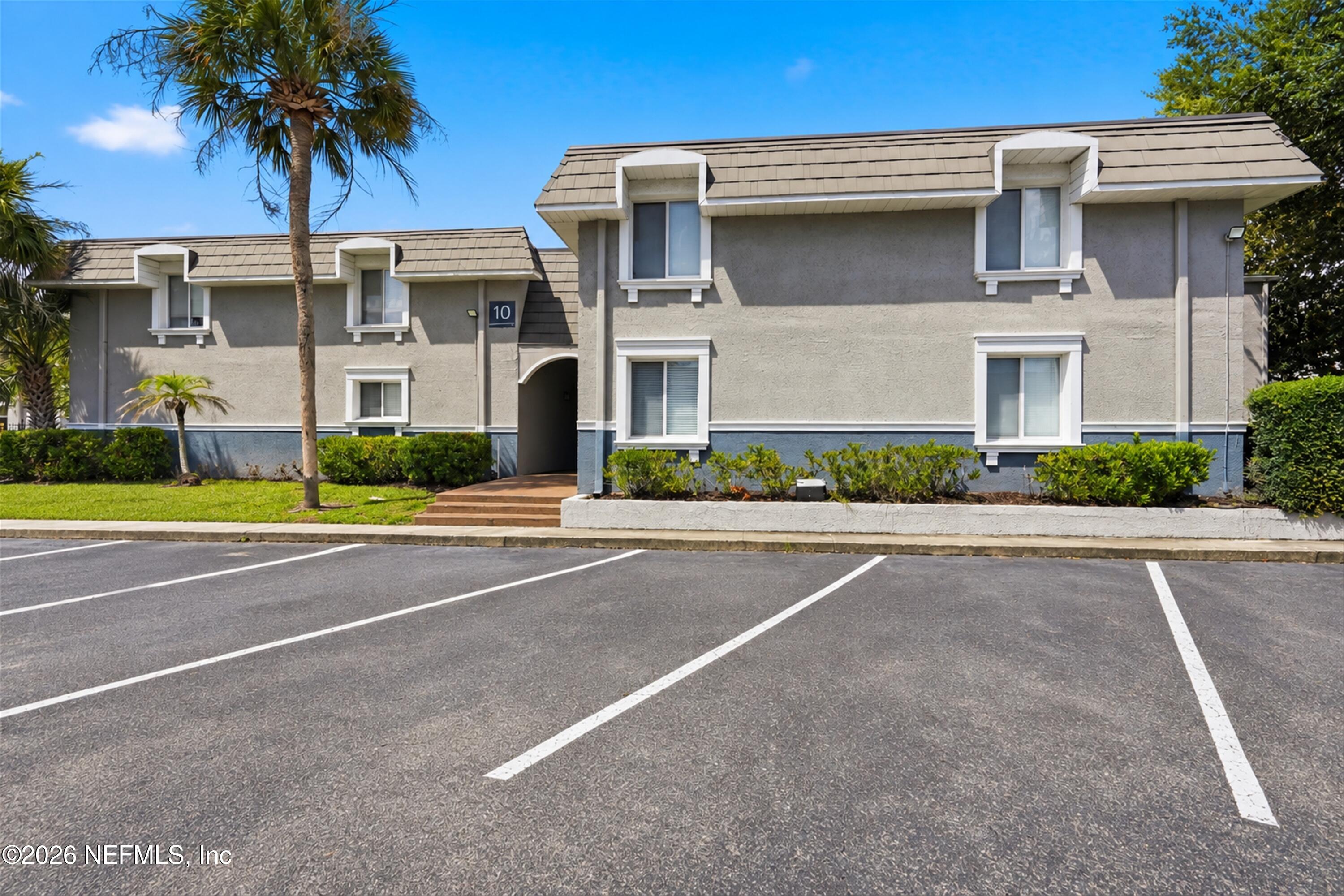 355 MONUMENT Road 10 D1