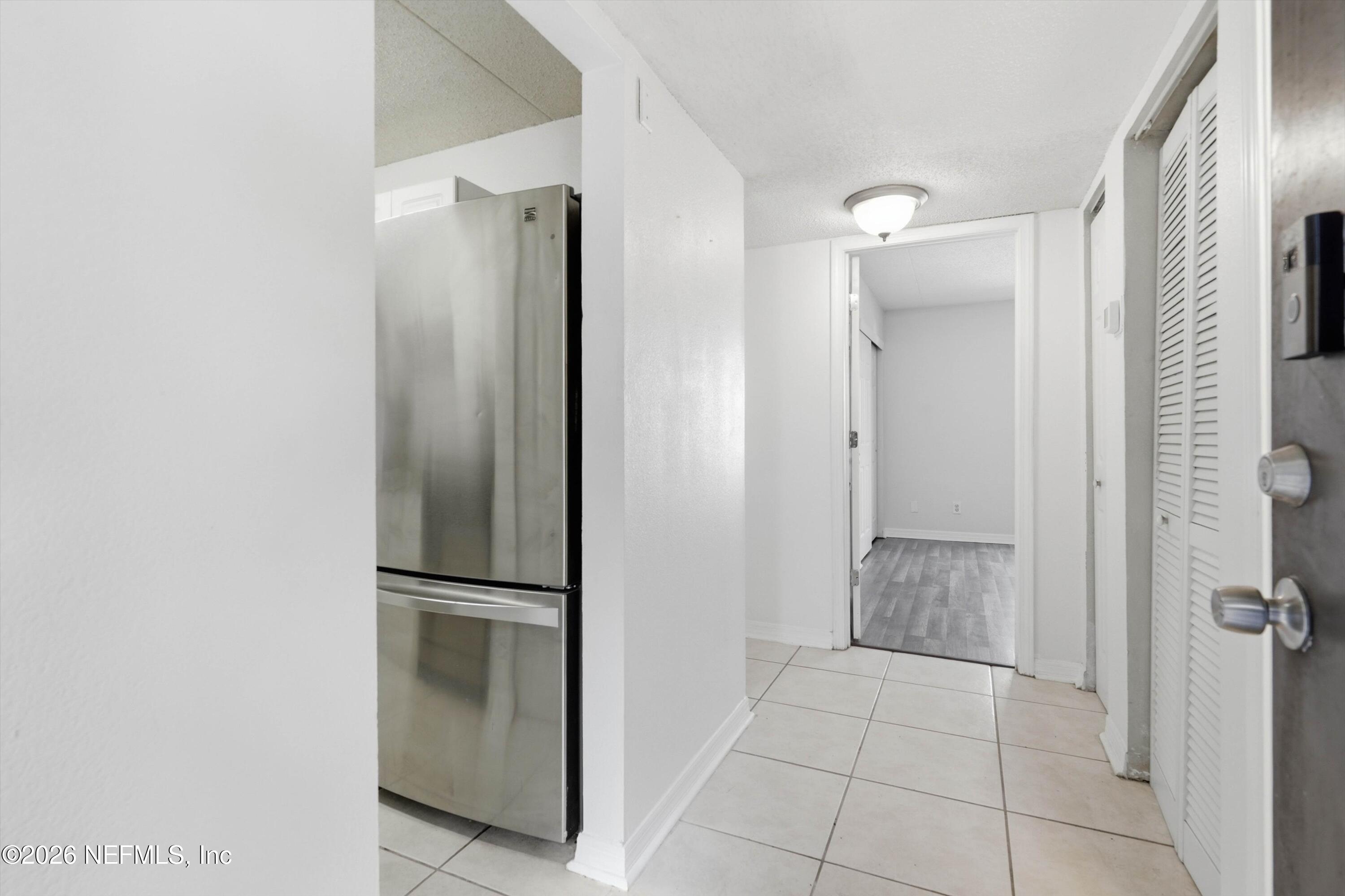 355 MONUMENT Road 10 D1