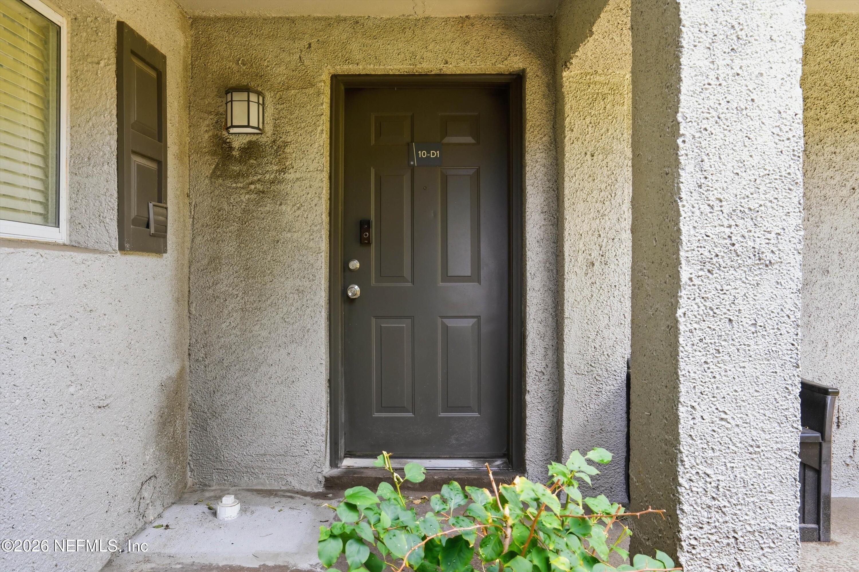355 MONUMENT Road 10 D1