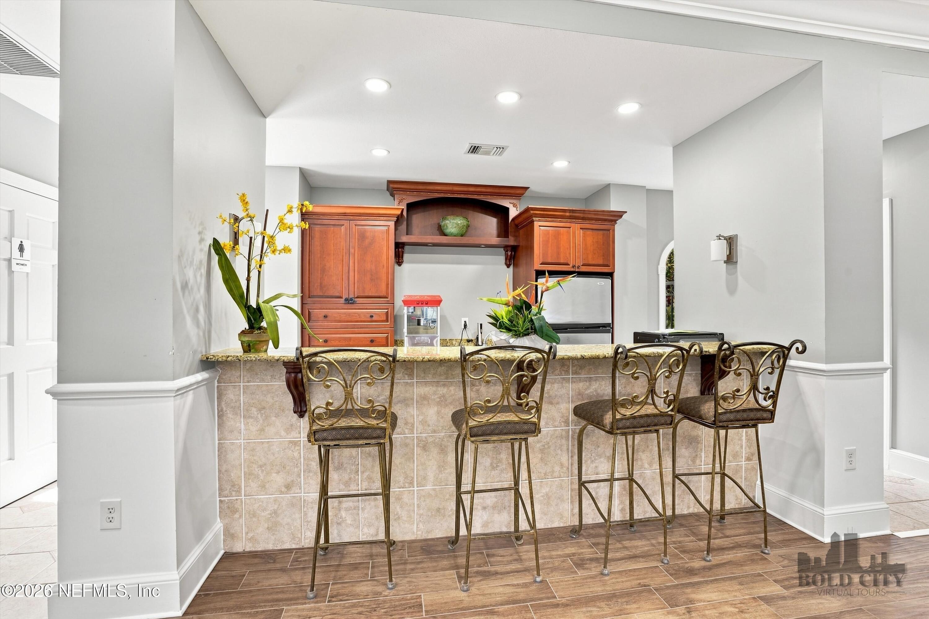 10075 GATE Parkway 701