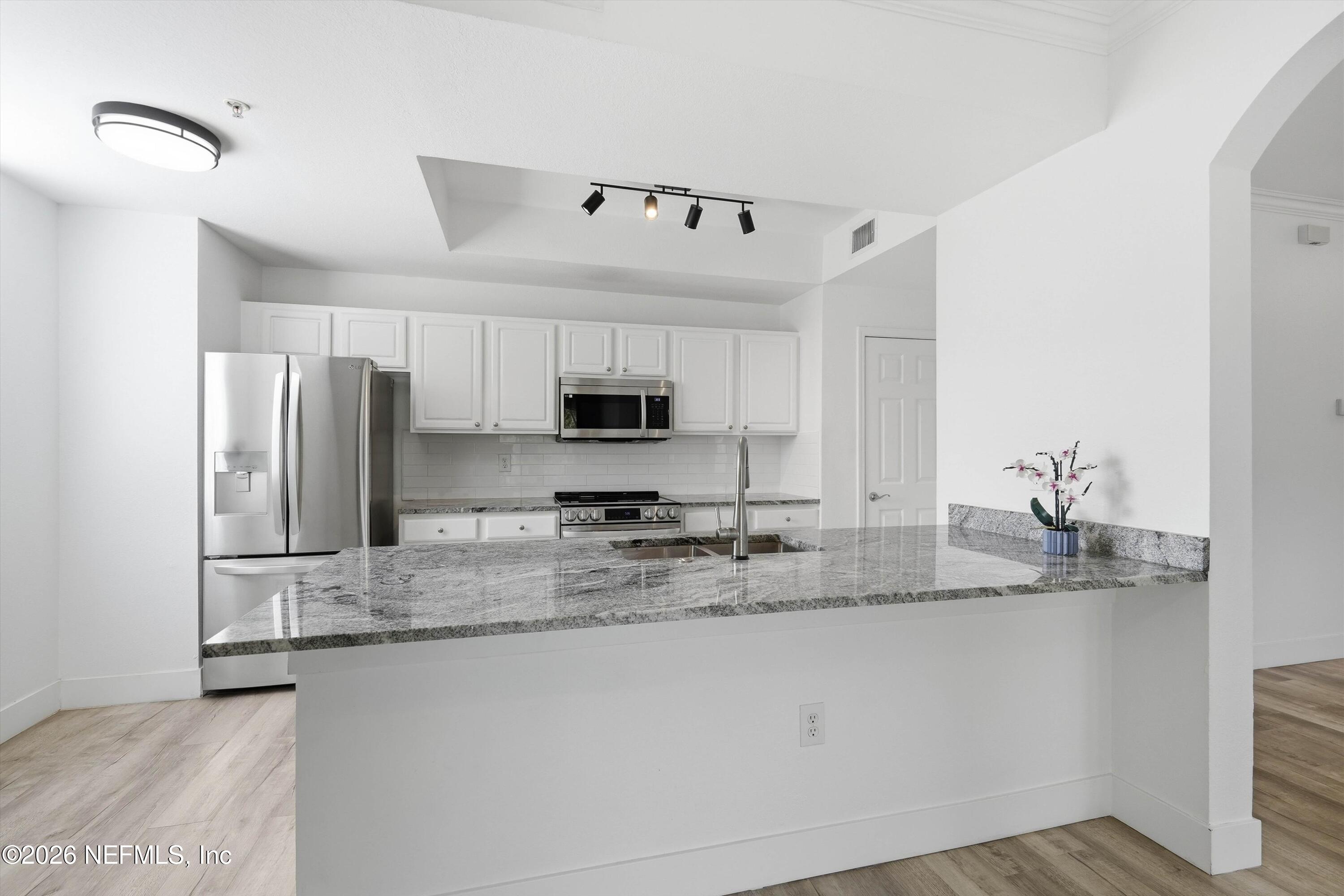 10075 GATE Parkway 701