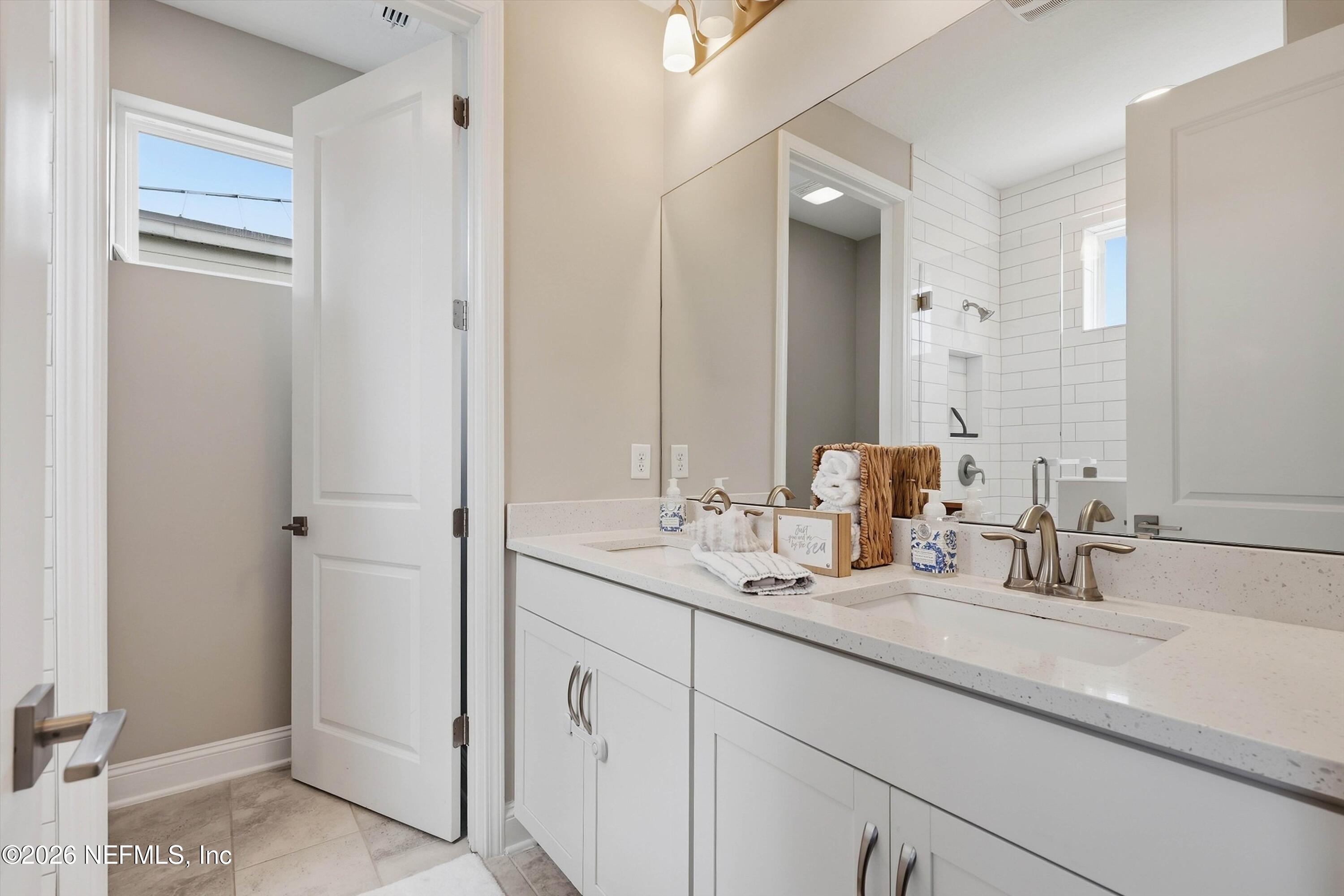 385 RUM RUNNER Way, St. Johns