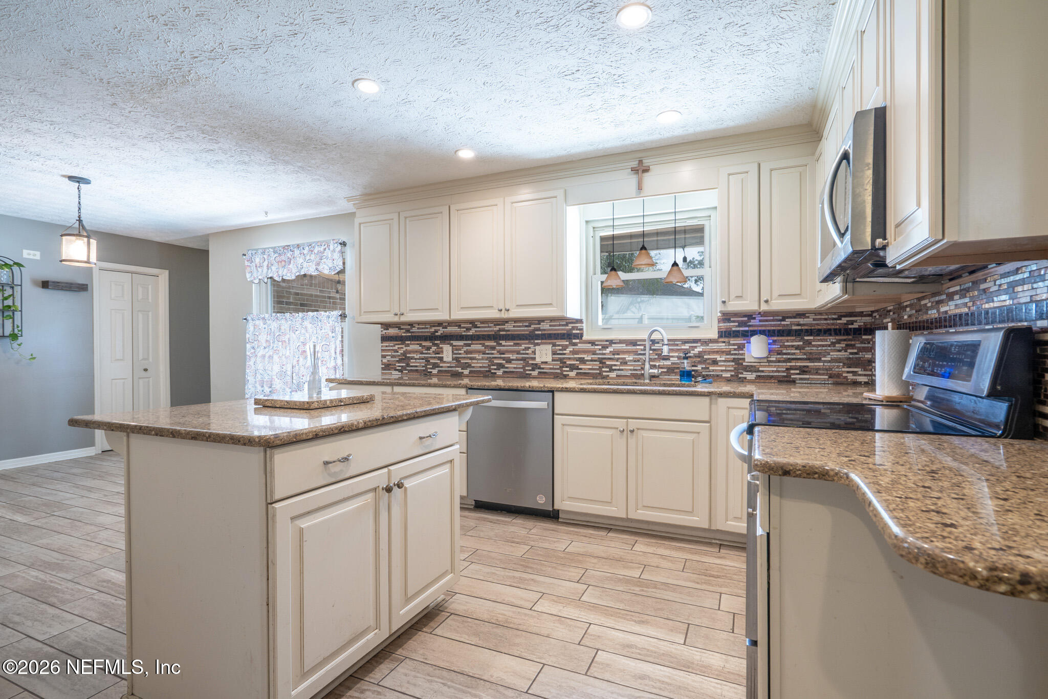 377 FOXRIDGE Road