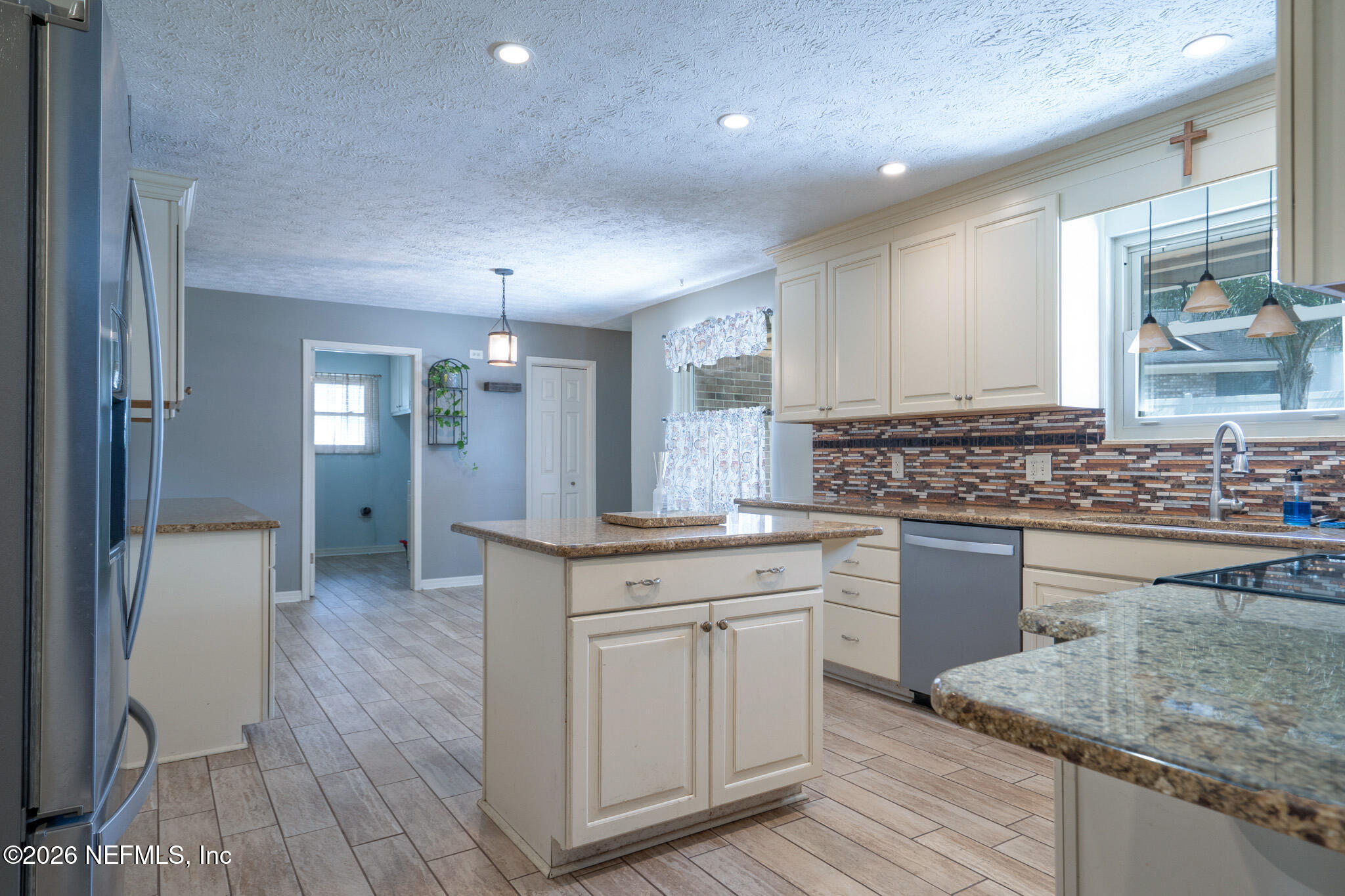 377 FOXRIDGE Road