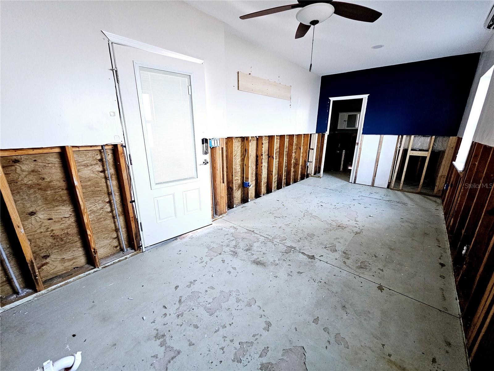 1820 NEW POINT COMFORT RD