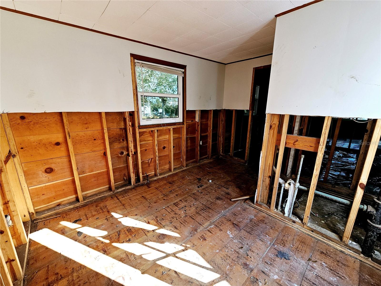 1820 NEW POINT COMFORT RD