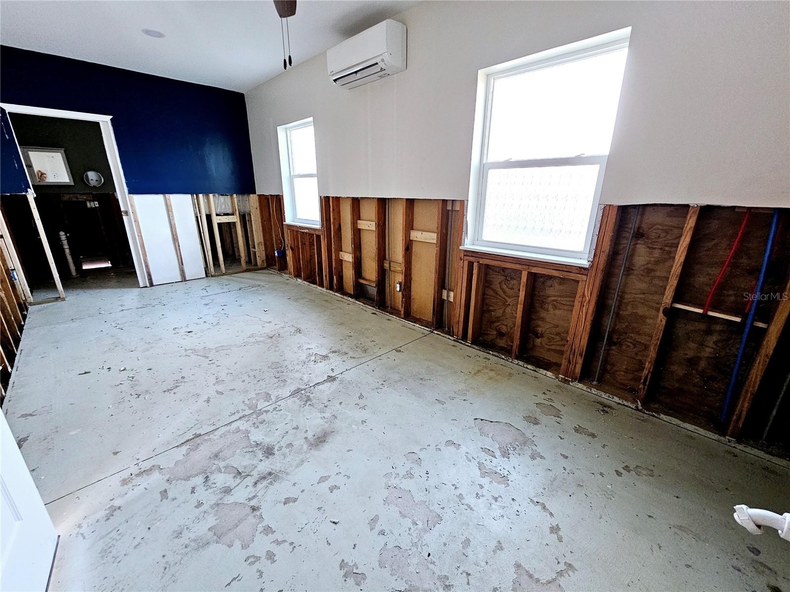 1820 NEW POINT COMFORT RD