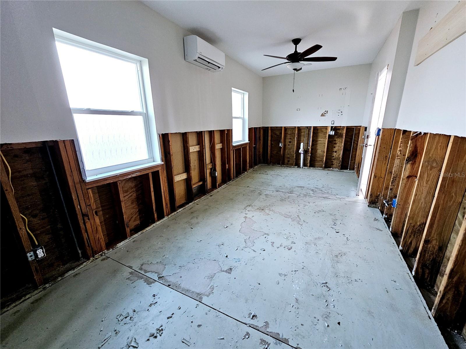 1820 NEW POINT COMFORT RD