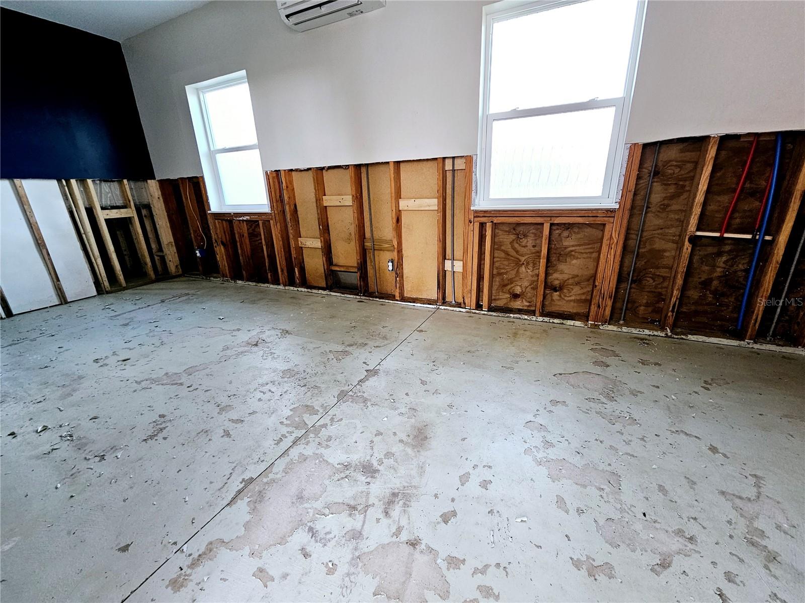 1820 NEW POINT COMFORT RD