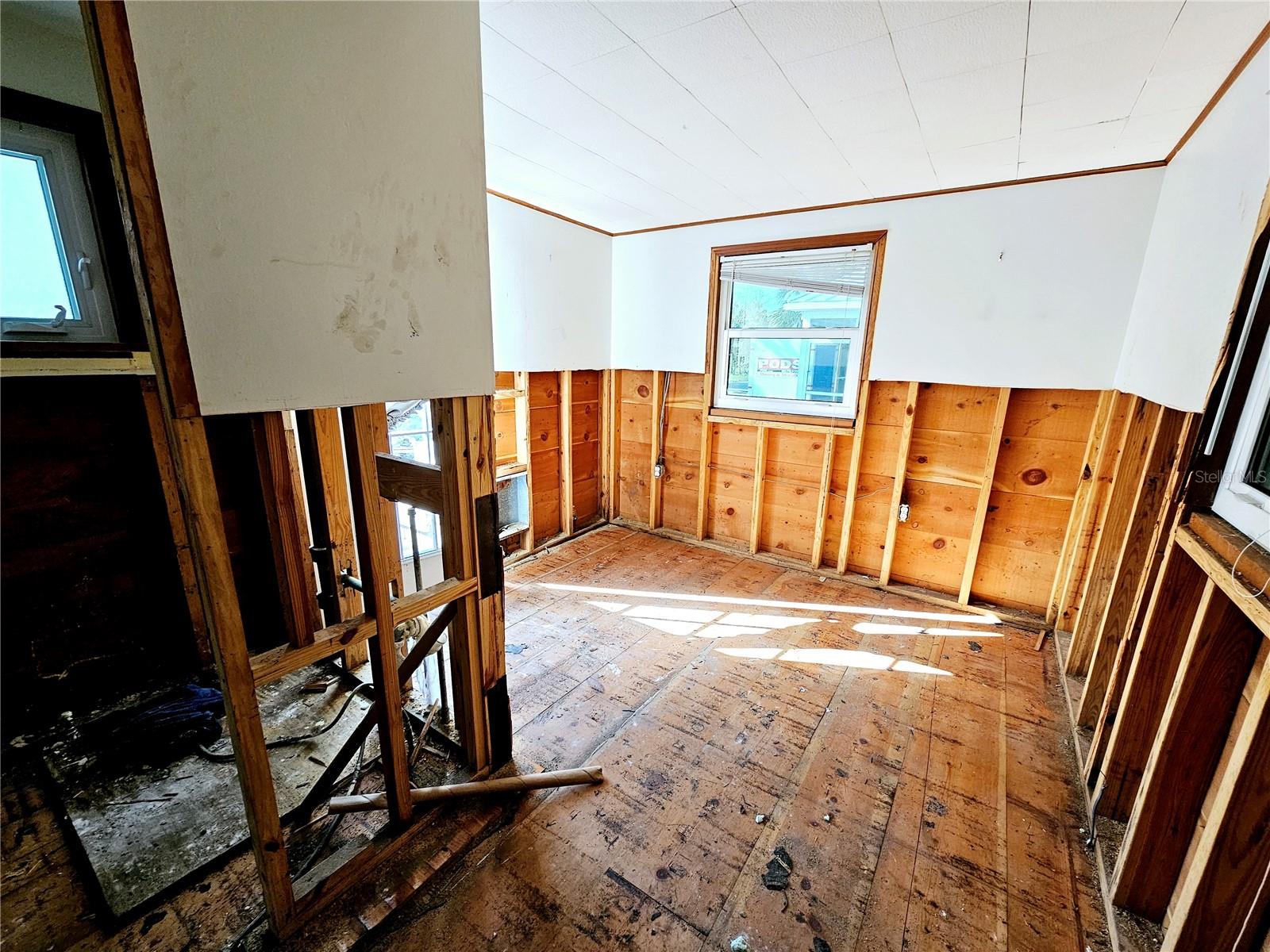 1820 NEW POINT COMFORT RD