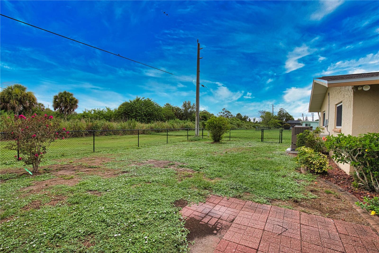 27 ANNAPOLIS LN