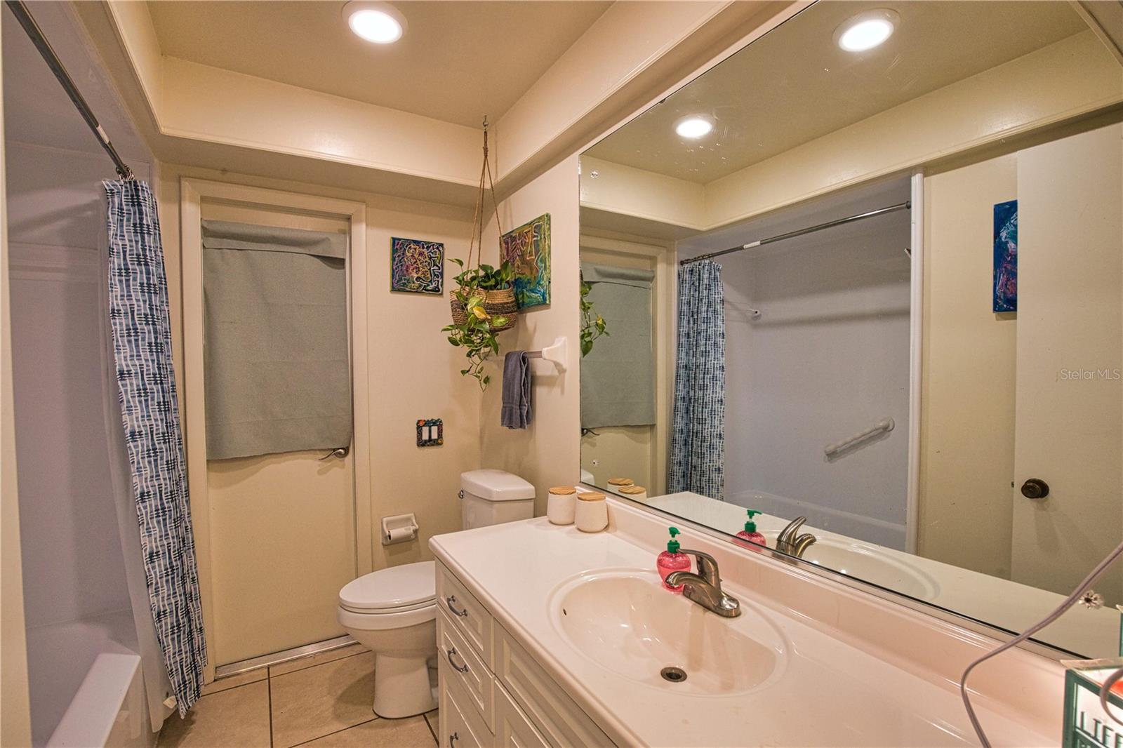 27 ANNAPOLIS LN