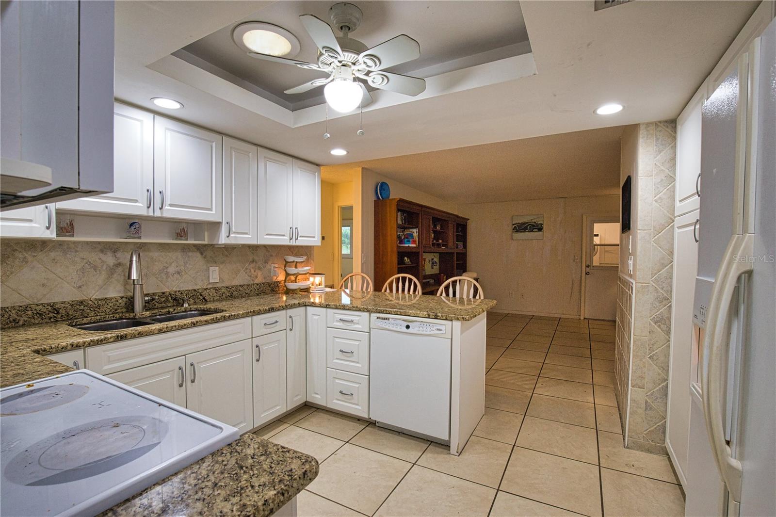 27 ANNAPOLIS LN
