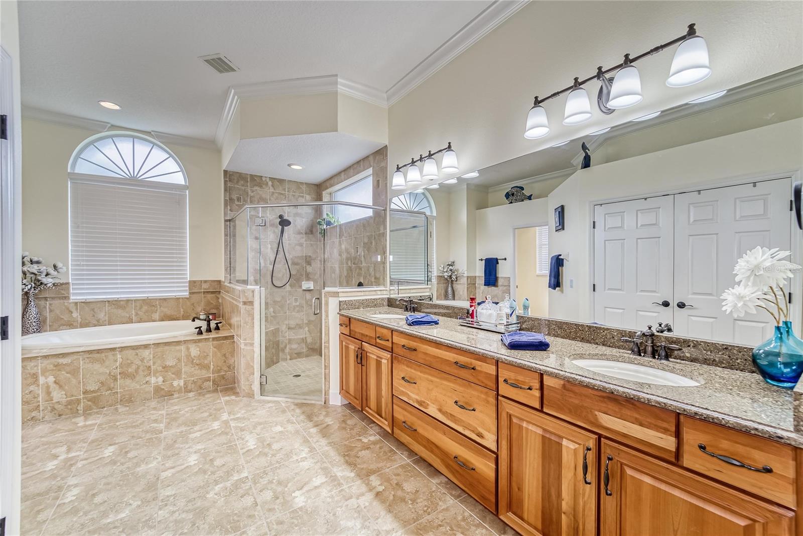 6789 EAGLE RIDGE BLVD