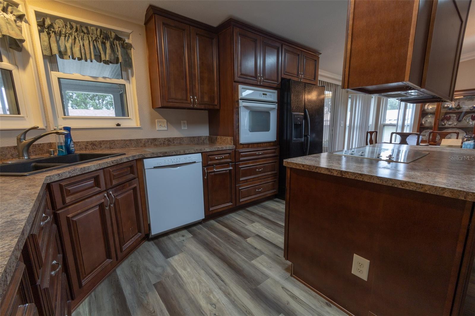 6328 GROVE POINTE DR SE