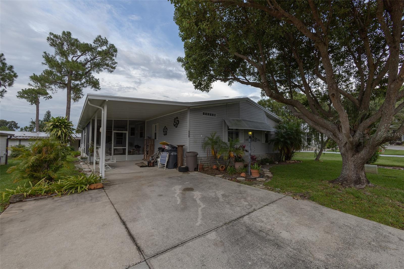 6328 GROVE POINTE DR SE