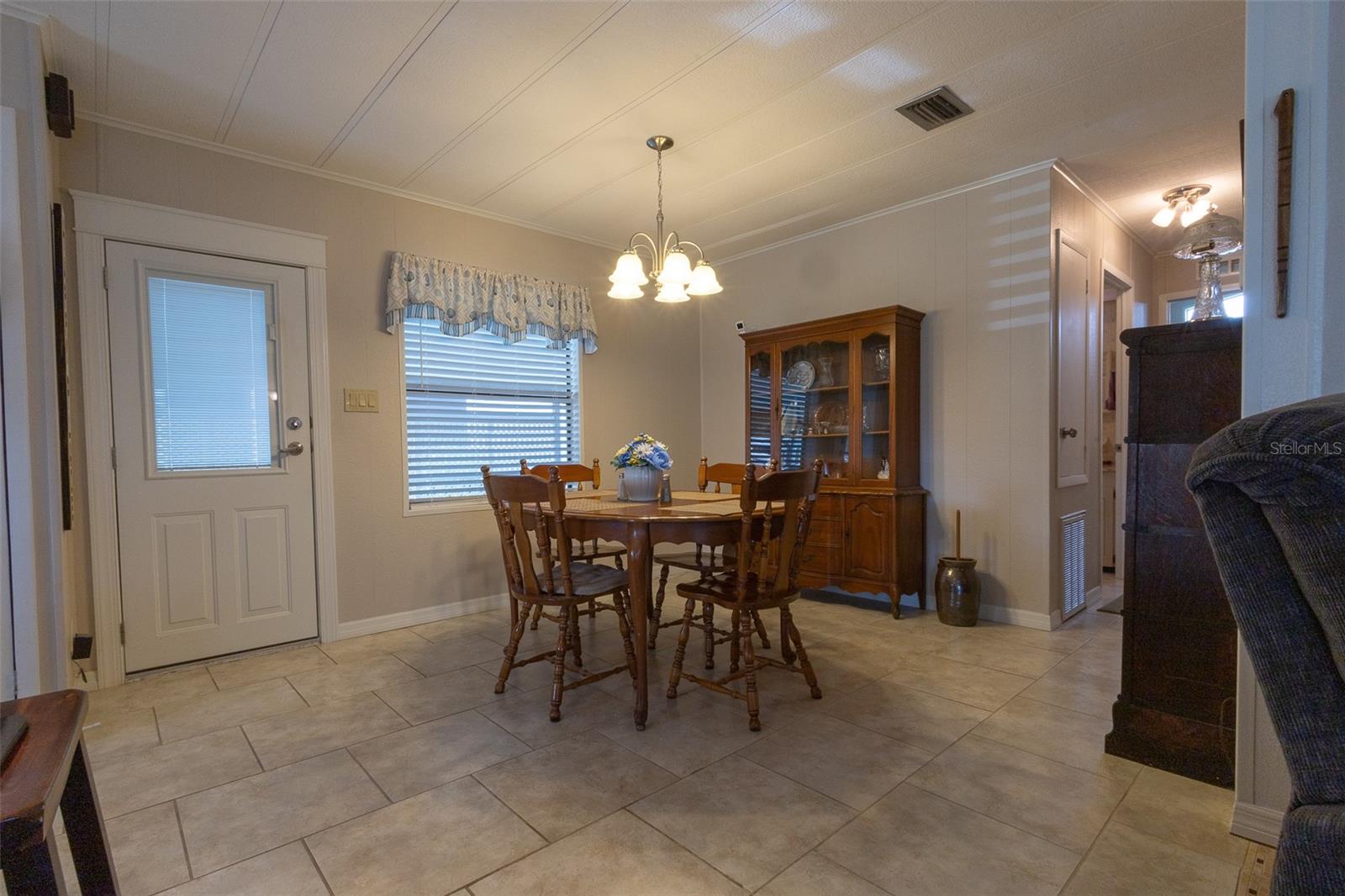 6332 GROVE POINTE DR SE