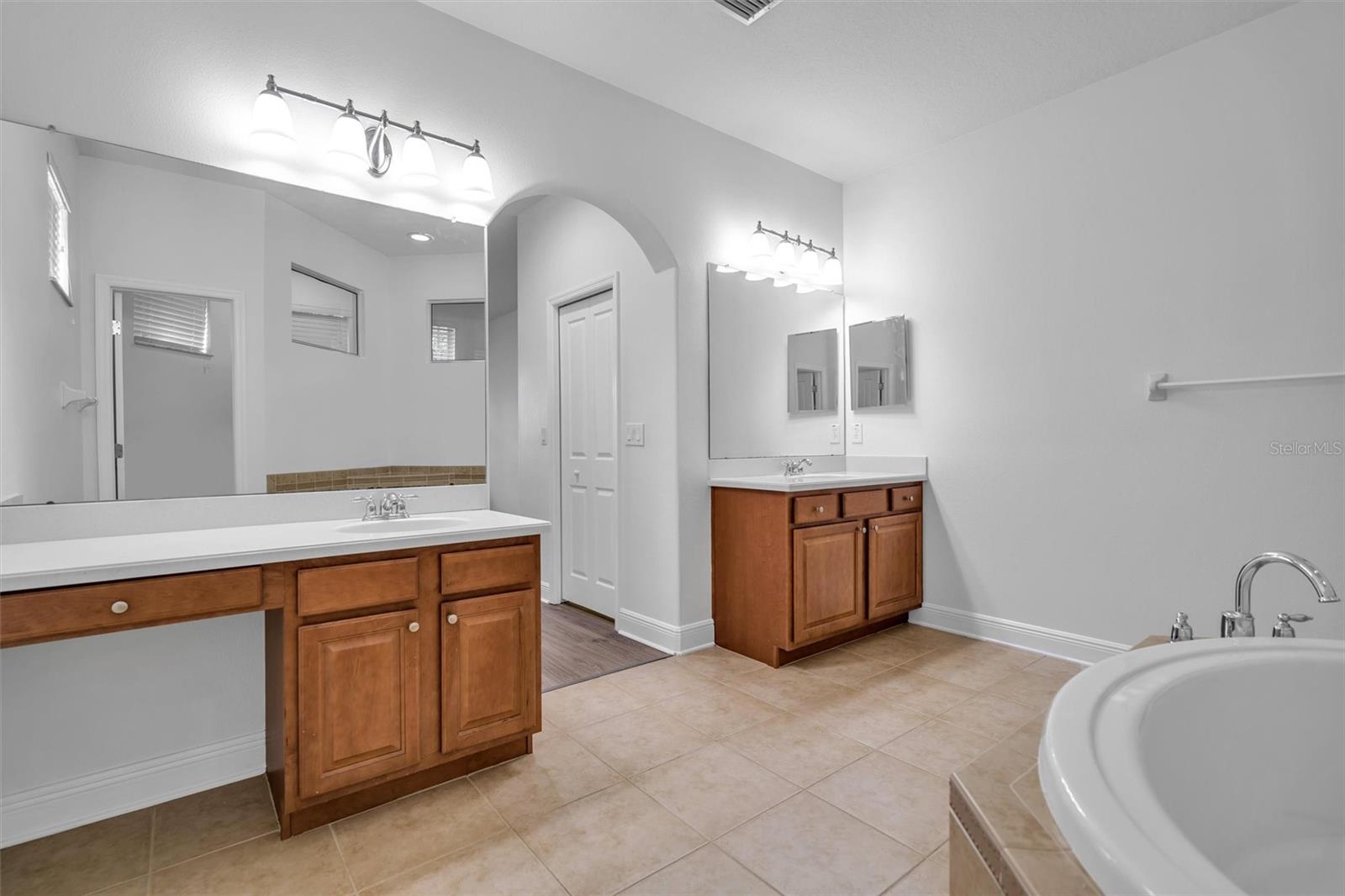 31604 BEARDED OAK DR