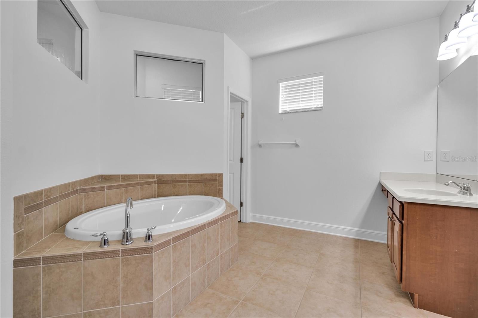 31604 BEARDED OAK DR