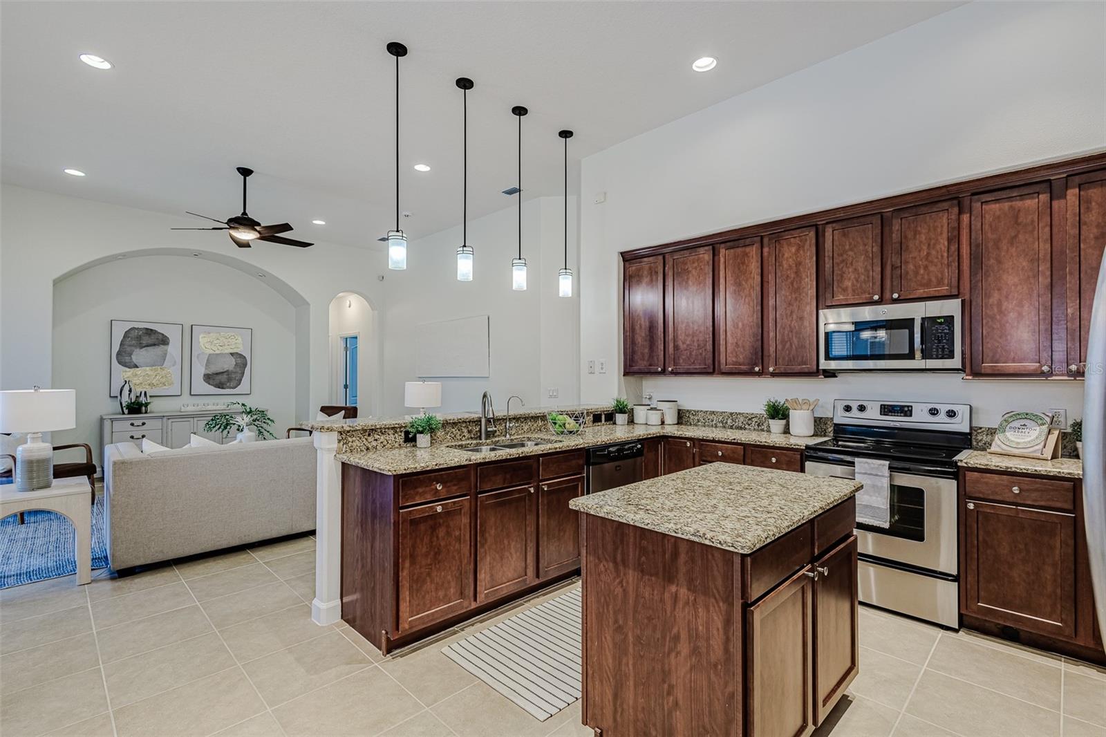 1886 SHERWOOD LAKES BLVD