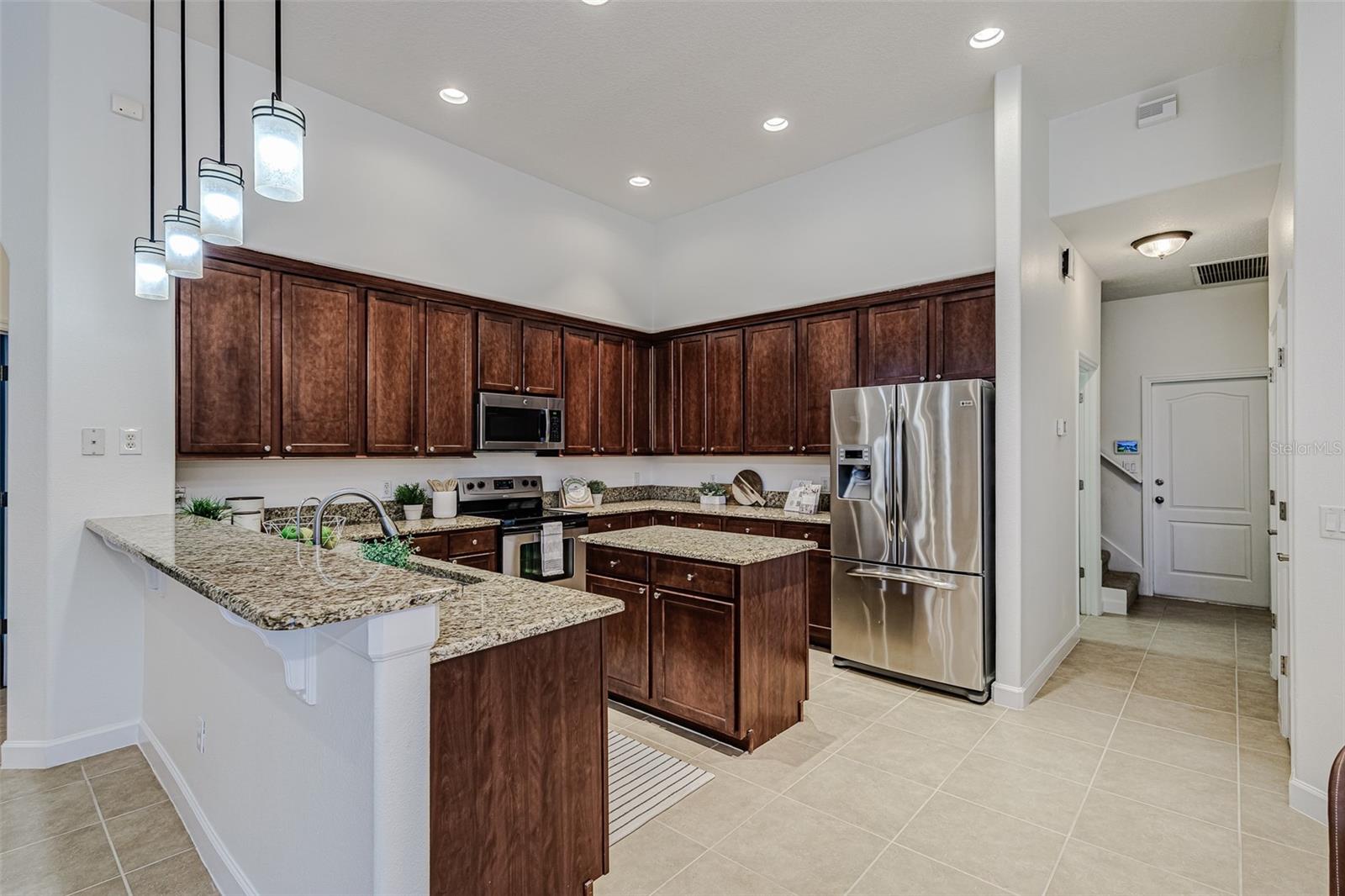 1886 SHERWOOD LAKES BLVD