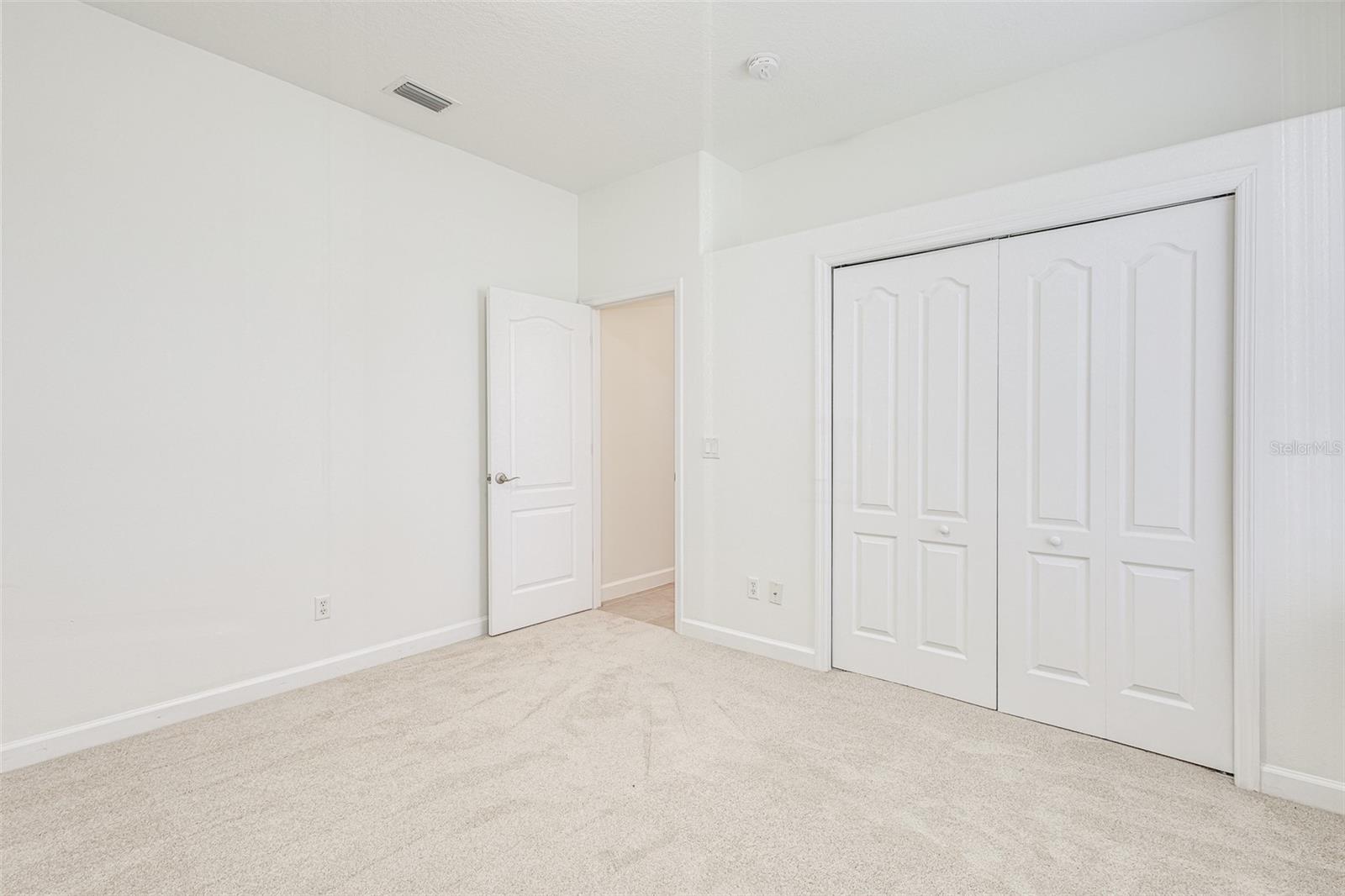 1886 SHERWOOD LAKES BLVD