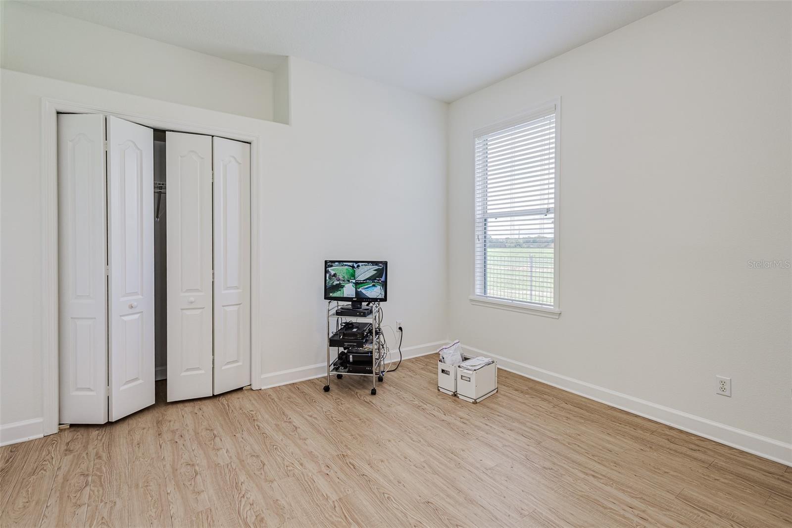 1886 SHERWOOD LAKES BLVD