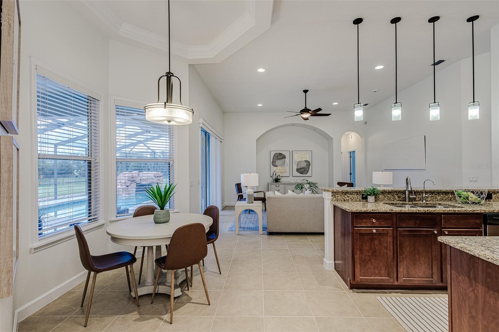 1886 SHERWOOD LAKES BLVD