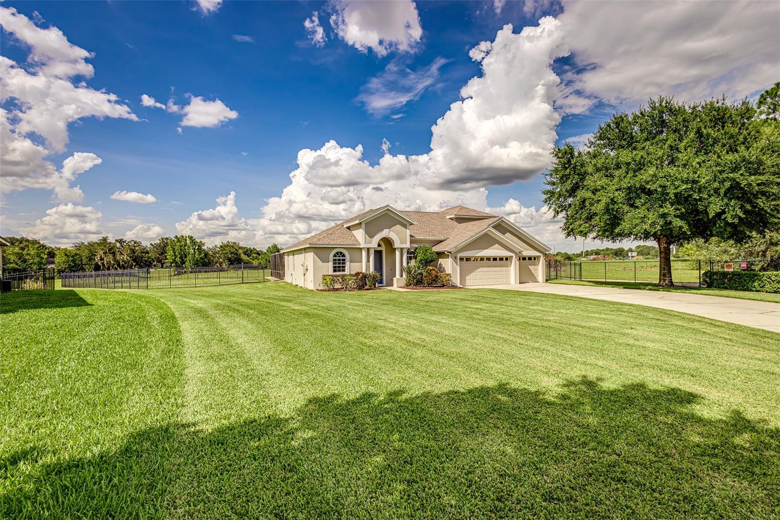 1886 SHERWOOD LAKES BLVD